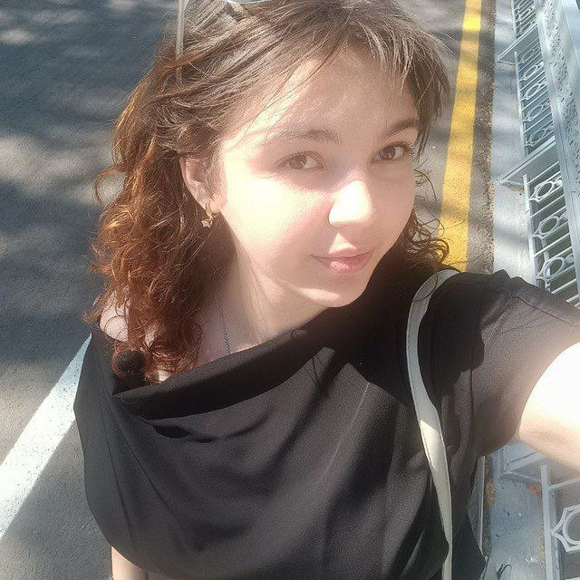 Преподаватель Виолетта